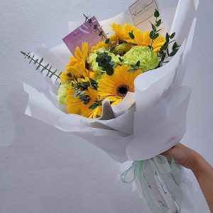Gerbera-Daisy-Bouquet-Cheerful-main