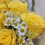 Yellow-Rose-Bouquet-chamomile