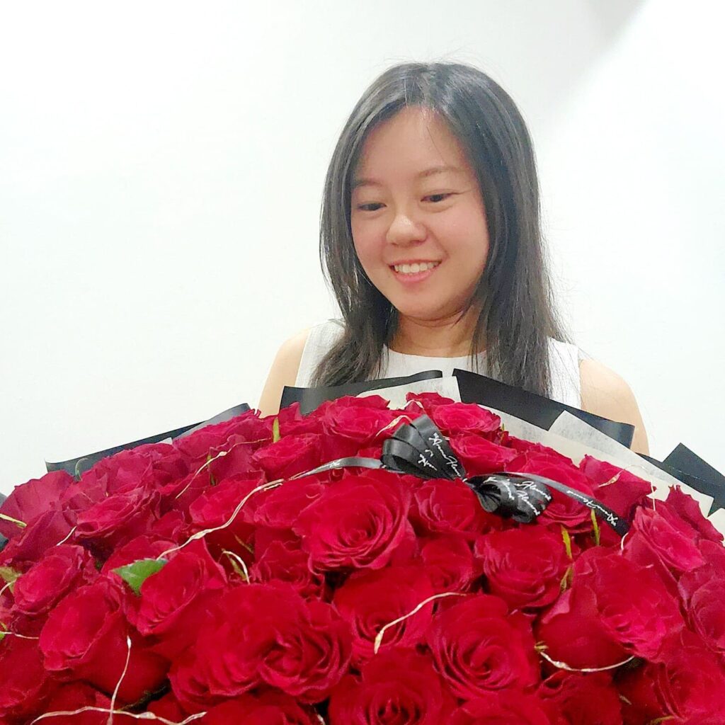 99-rose-bouquet-smile-face