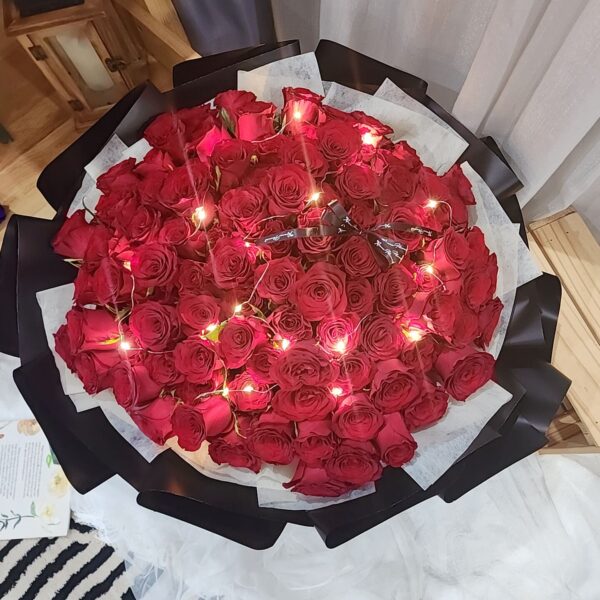 99-rose-bouquet-with-LED-light