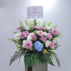 Condolence-Flower-Lavender-tribute-focus