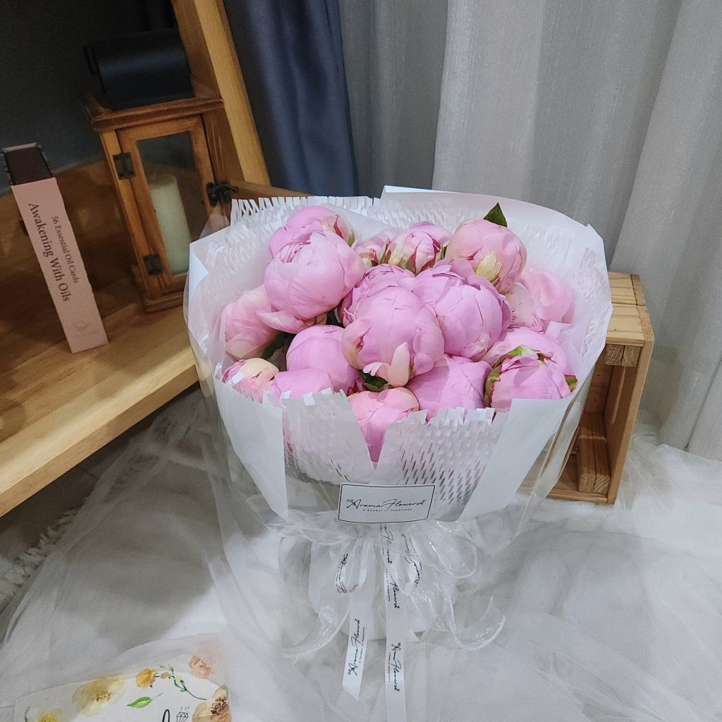 Pink-Peony-Bouquet-Luscious-Petals-main-min