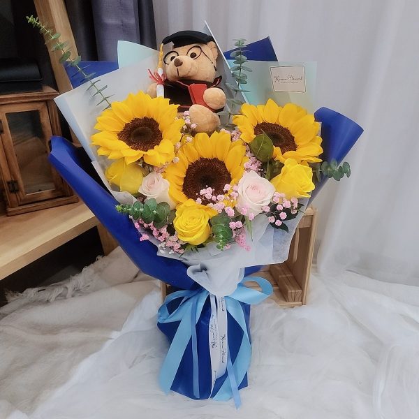 Sunflower-graduation-bear-bouquet-main-min