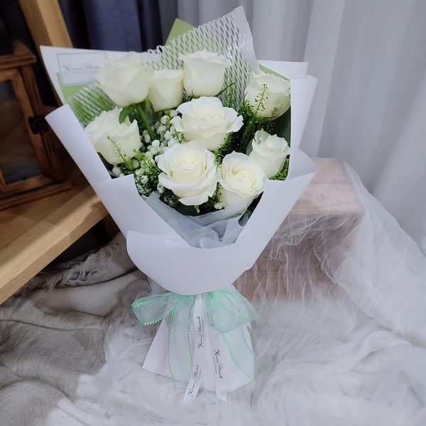 white-rose-bouquet-pure-love-main