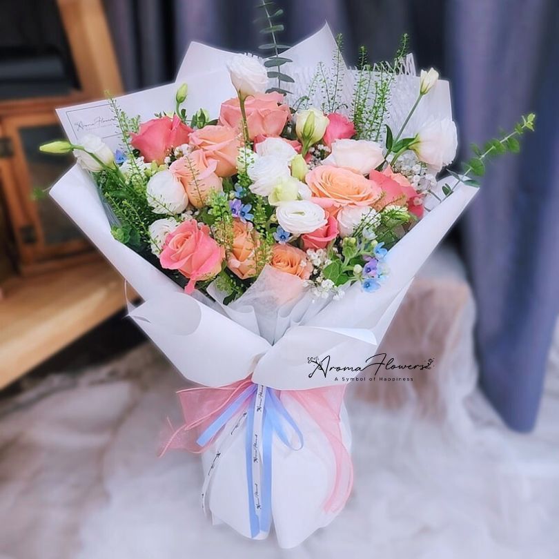 Miss-piggy-rose-pastel-bouquet-main-min-logo